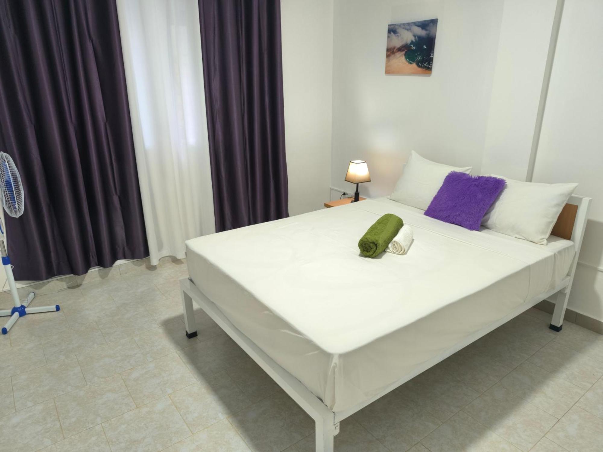 Plateau Bedroom & - Center 1