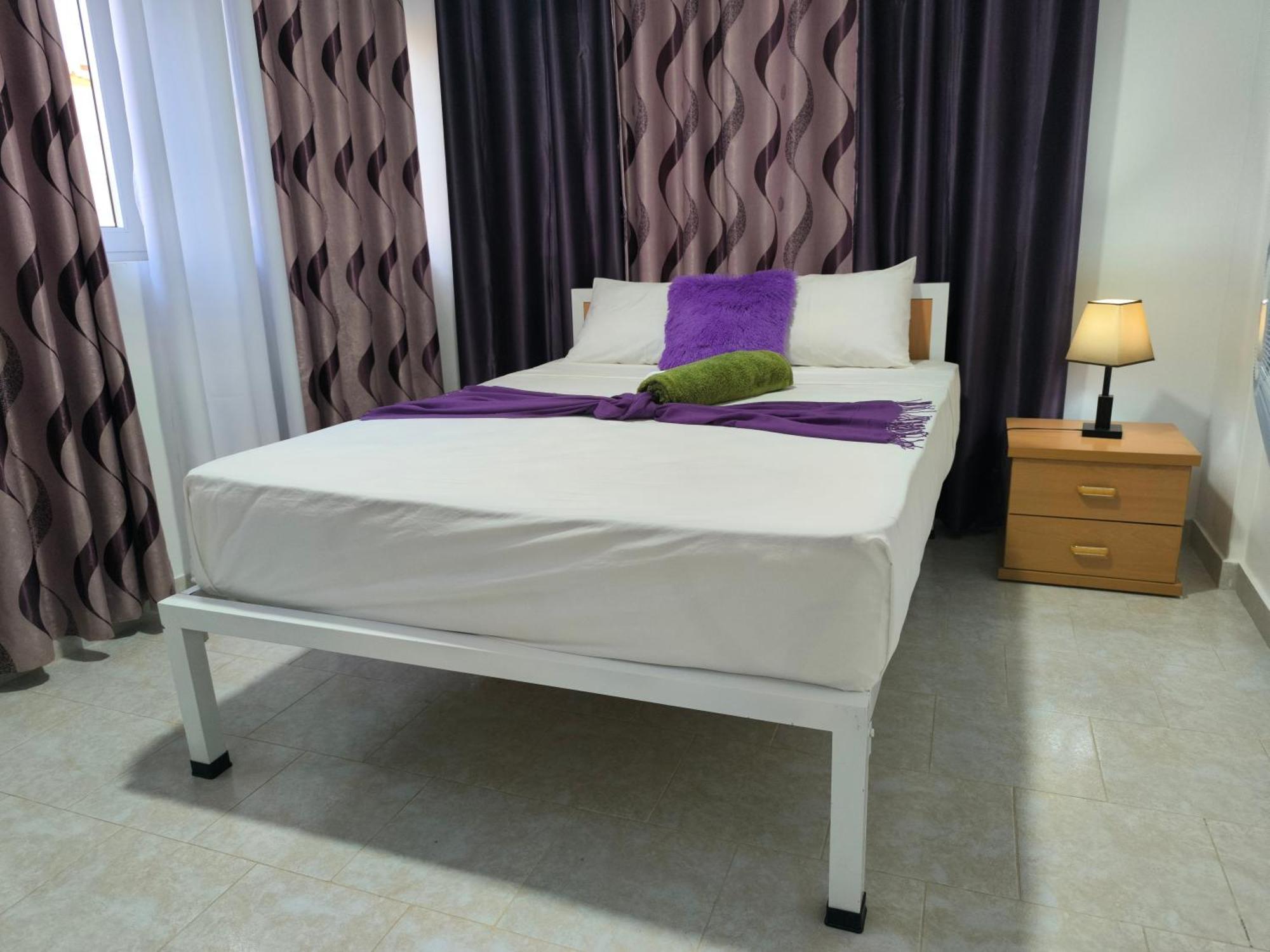 Plateau Bedroom & - Center 1 *