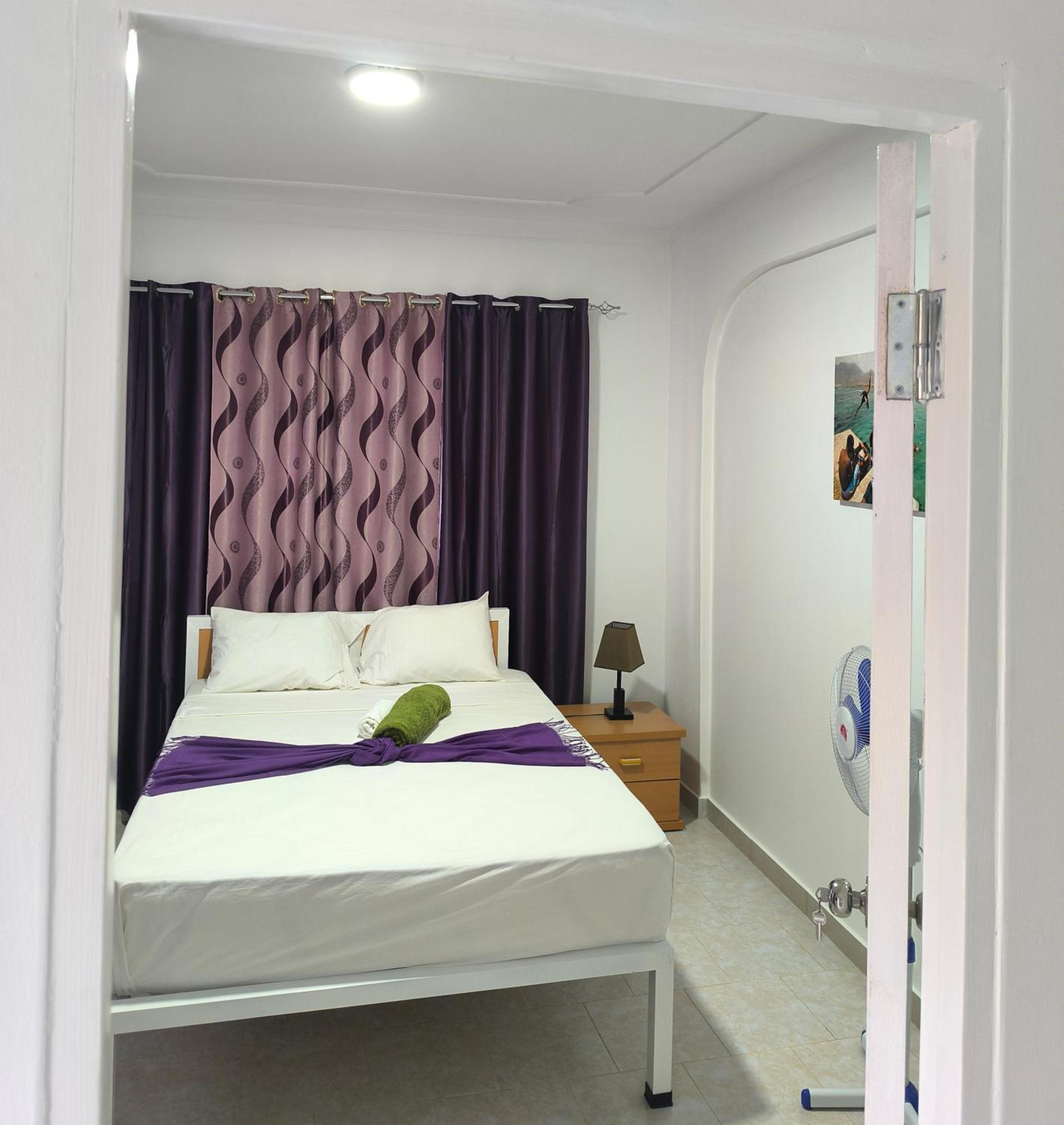 Plateau Bedroom & - Center 1