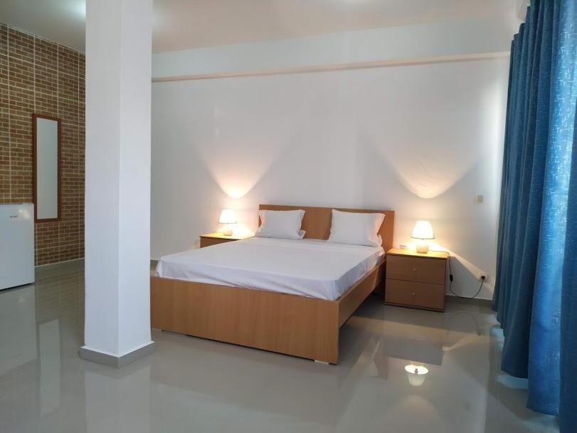 Plateau Bedroom & - Center 1 *